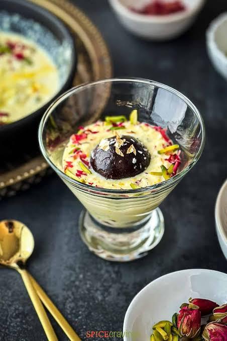 Gulab Jamun with Rabri